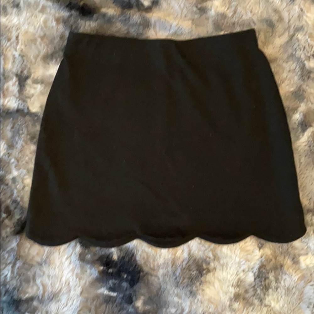 TOPSHOP BLACK SCALLOPED MINI SKIRT